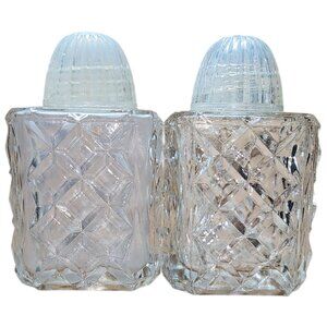 Vintage Lrice NY Clear Diamond Cut Square Salt & Pepper Shakers Small 3D Detail